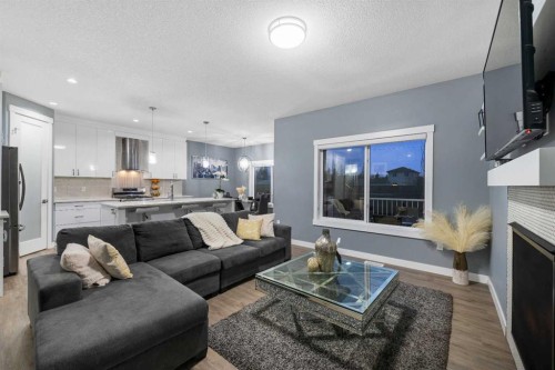 753 Edgefield Crescent, Strathmore, AB - Indoor Photo Showing Living Room