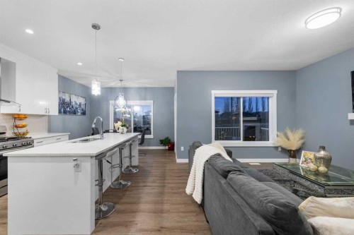 753 Edgefield Crescent, Strathmore, AB - Indoor Photo Showing Kitchen
