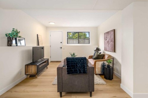 204 Mckerrell Way Se, Calgary, AB - Indoor Photo Showing Other Room