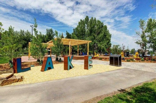 204 Mckerrell Way Se, Calgary, AB - Outdoor