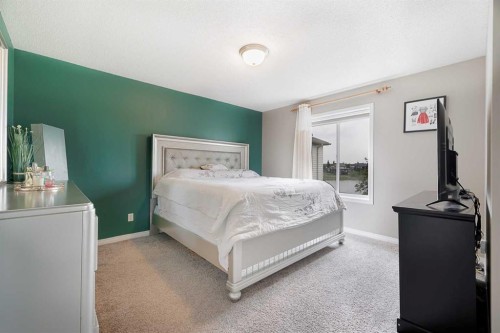 130 Morningside Point Sw, Airdrie, AB - Indoor Photo Showing Bedroom