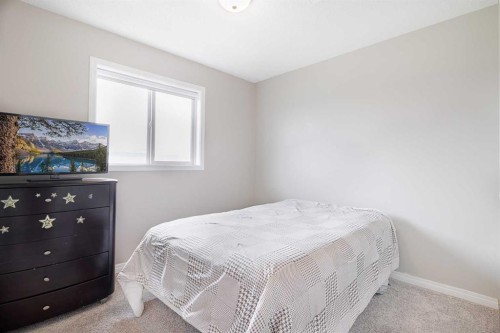 130 Morningside Point Sw, Airdrie, AB - Indoor Photo Showing Bedroom