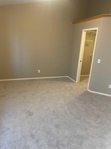 40 Bridlewood Gardens Sw, Calgary, AB - Indoor Photo Showing Other Room