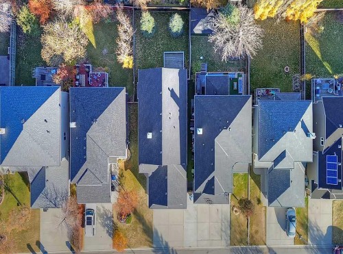 40 Bridlewood Gardens Sw, Calgary, AB - Outdoor