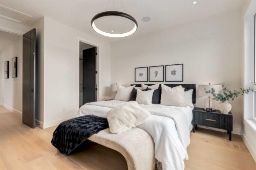 637 51 Avenue Sw, Calgary, AB - Indoor Photo Showing Bedroom