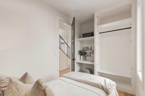 637 51 Avenue Sw, Calgary, AB - Indoor Photo Showing Bedroom