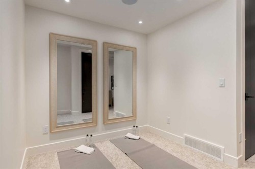 637 51 Avenue Sw, Calgary, AB - Indoor Photo Showing Other Room