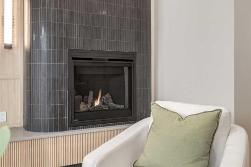 637 51 Avenue Sw, Calgary, AB - Indoor With Fireplace