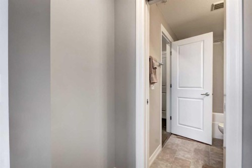 324-117 Copperpond Common Se, Calgary, AB - Indoor Photo Showing Other Room