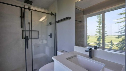 24073 Burma Road, Rural Rocky View County, AB - Indoor Photo Showing Bathroom