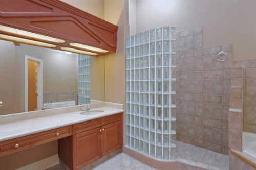 4536 Hamptons Way Nw, Calgary, AB - Indoor Photo Showing Bathroom