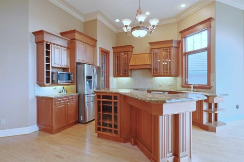 4536 Hamptons Way Nw, Calgary, AB - Indoor Photo Showing Kitchen