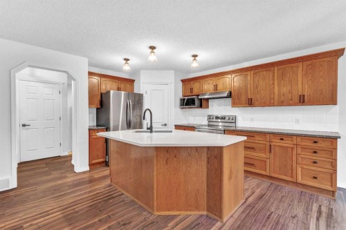 331 Springbank Place Sw, Calgary, AB - Indoor Photo Showing Kitchen