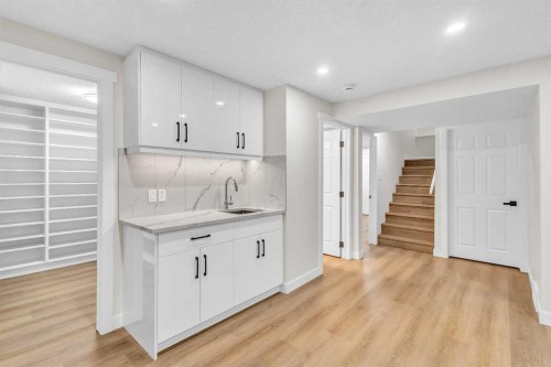 331 Springbank Place Sw, Calgary, AB - Indoor