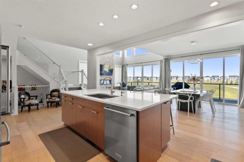 52 Evansfield Manor Nw, Calgary, AB - Indoor Photo Showing Kitchen