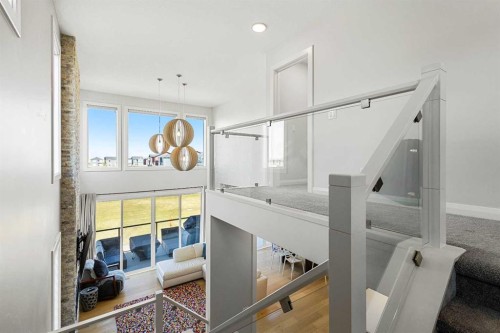 52 Evansfield Manor Nw, Calgary, AB - Indoor Photo Showing Other Room