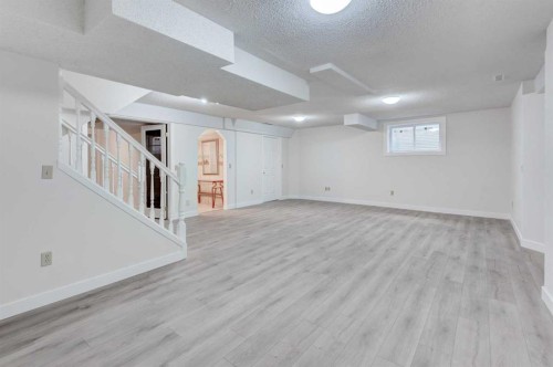 414 Mt Cornwall Circle Se, Calgary, AB - Indoor