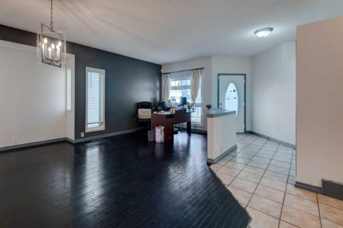 414 Mt Cornwall Circle Se, Calgary, AB - Indoor