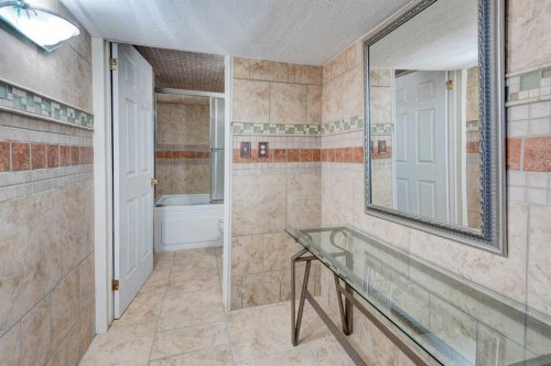 414 Mt Cornwall Circle Se, Calgary, AB - Indoor