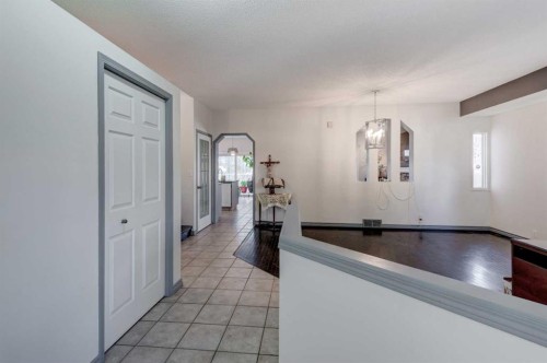 414 Mt Cornwall Circle Se, Calgary, AB - Indoor Photo Showing Other Room