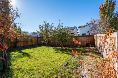 414 Mt Cornwall Circle Se, Calgary, AB - Outdoor With Backyard