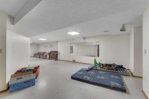 20 Templehill Crescent Ne, Calgary, AB - Indoor