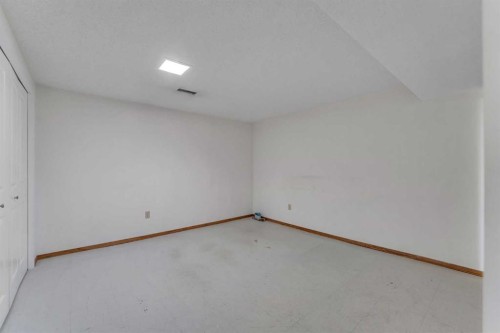 20 Templehill Crescent Ne, Calgary, AB - Indoor Photo Showing Other Room