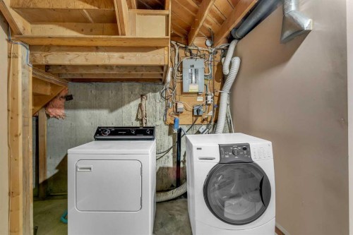 20 Templehill Crescent Ne, Calgary, AB - Indoor Photo Showing Laundry Room