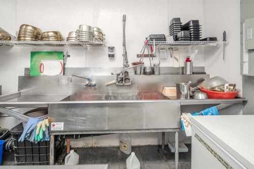 2111 Centre Street Nw, Calgary, AB 