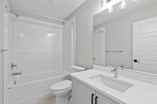65 Amblefield Heights Nw, Calgary, AB - Indoor Photo Showing Bathroom