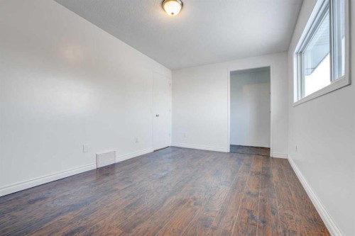 3131 Dover Crescent Se, Calgary, AB - Indoor Photo Showing Other Room
