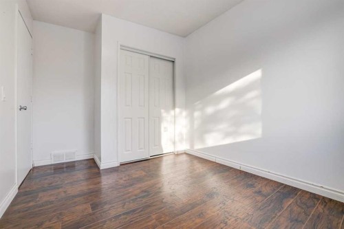 3131 Dover Crescent Se, Calgary, AB - Indoor Photo Showing Other Room