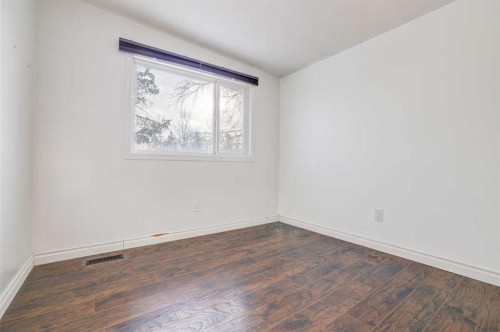 3131 Dover Crescent Se, Calgary, AB - Indoor Photo Showing Other Room