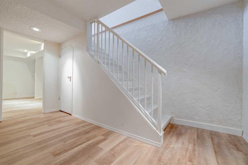 3131 Dover Crescent Se, Calgary, AB - Indoor Photo Showing Other Room