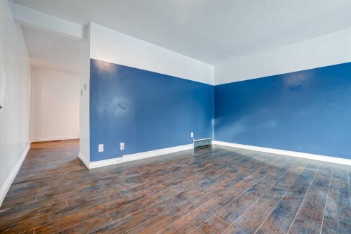 3131 Dover Crescent Se, Calgary, AB - Indoor Photo Showing Other Room