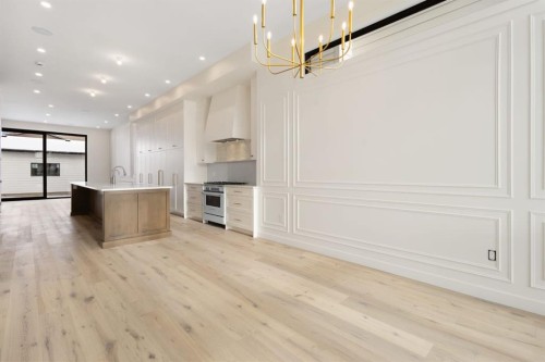 2115 22 Avenue Sw, Calgary, AB - Indoor Photo Showing Kitchen