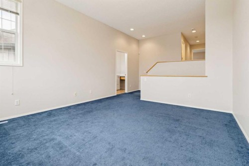 146 Everwillow Close Sw, Calgary, AB - Indoor Photo Showing Other Room