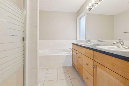 146 Everwillow Close Sw, Calgary, AB - Indoor Photo Showing Bathroom