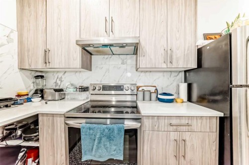 423 Redstone Drive Ne, Calgary, AB - Indoor Photo Showing Kitchen