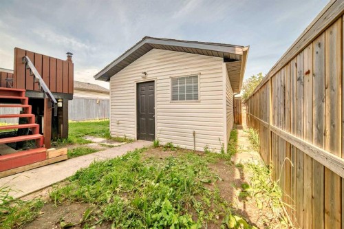 128 Erin Meadow Way Se, Calgary, AB - Outdoor With Exterior