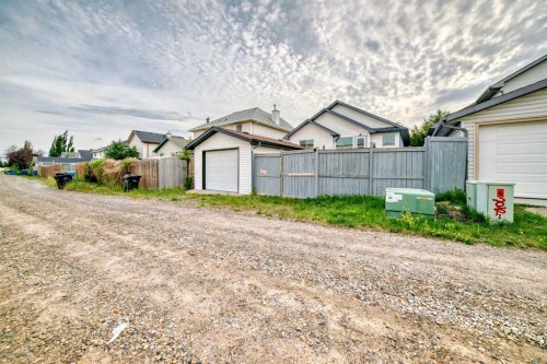 128 Erin Meadow Way Se, Calgary, AB - Outdoor