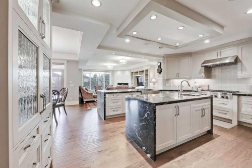 32 Aspen Ridge Manor Sw, Calgary, AB - Indoor Photo Showing Kitchen With Upgraded Kitchen