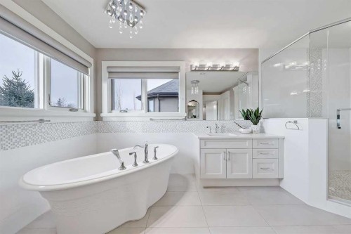32 Aspen Ridge Manor Sw, Calgary, AB - Indoor Photo Showing Bathroom