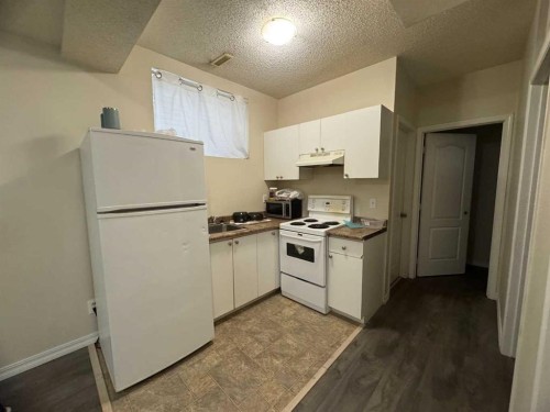 8 Taralake Way Ne, Calgary, AB - Indoor Photo Showing Kitchen