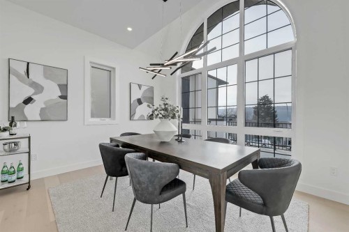 4840 22 Avenue Nw, Calgary, AB - Indoor Photo Showing Dining Room