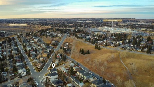 4840 22 Avenue Nw, Calgary, AB - Outdoor With View