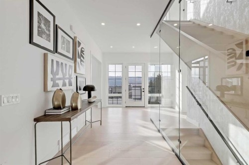 4840 22 Avenue Nw, Calgary, AB - Indoor Photo Showing Other Room