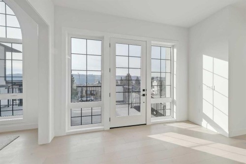 4840 22 Avenue Nw, Calgary, AB - Indoor Photo Showing Other Room