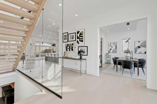 4840 22 Avenue Nw, Calgary, AB - Indoor Photo Showing Other Room