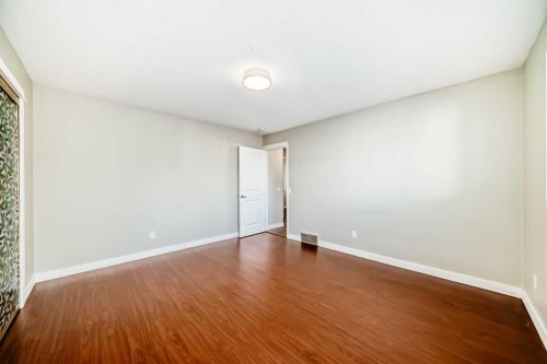 130 Braniff Crescent Sw, Calgary, AB - Indoor Photo Showing Other Room